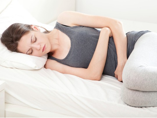 Giảm đau bụng kinh bằng c&aacute;ch hạn chế ăn c&aacute;c đồ chi&ecirc;n, nướng như khoai t&acirc;y chi&ecirc;n