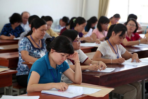 C&aacute;c hội đồng coi thi đang gấp r&uacute;t tiến h&agrave;nh chấm điểm thi THPT 2016