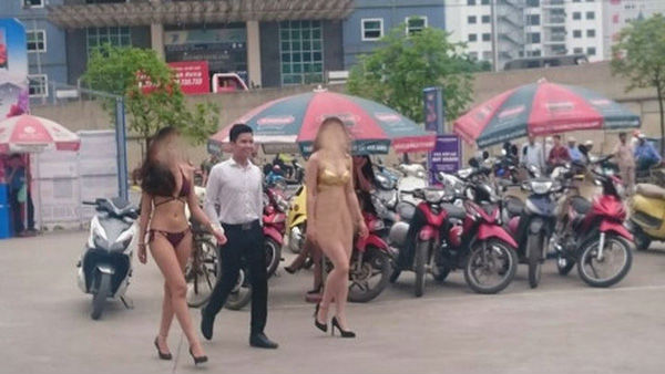 Nh&acirc;n vi&ecirc;n si&ecirc;u thị Trần Anh