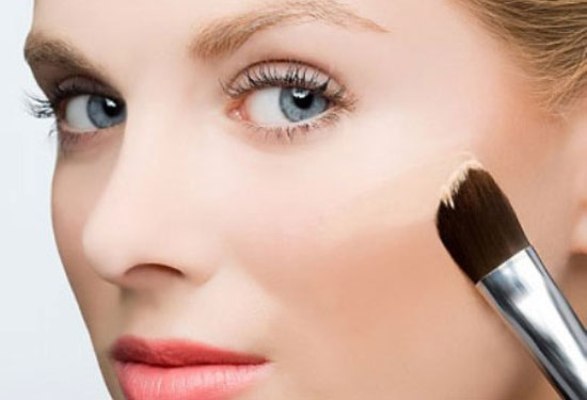 Mẹo trang đi&ecirc;̉m đẹp cho những c&ocirc; nàng sở hữu gương mặt vu&ocirc;ng là kh&ocirc;ng n&ecirc;n vẽ vi&ecirc;̀n m&ocirc;i 