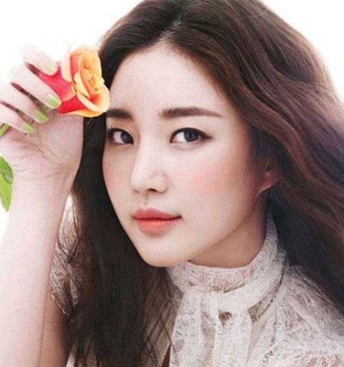 Mỗi khu&ocirc;n mặt đ&ecirc;̀u c&oacute; một thế mạnh ri&ecirc;ng m&agrave; nếu biết c&aacute;ch ph&aacute;t huy th&igrave; sẽ khiến phụ nữ tr&ocirc;ng thật quyến rũ 