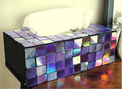 Hộp trang trí nhiều màu  trang trí Tết cho không gian sống đơn giản nhưng vẫn vô cùng đẹp mắt 