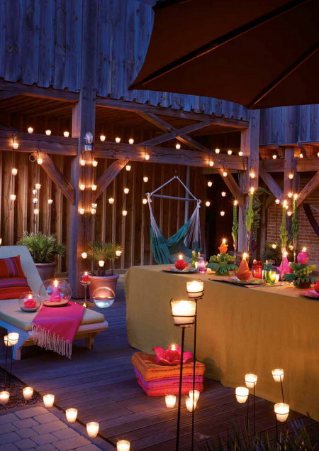 Hoa v&agrave; nến l&agrave; sự kết hợp ho&agrave;n hảo trong trang tr&iacute; ph&ograve;ng ng&agrave;y Valentine