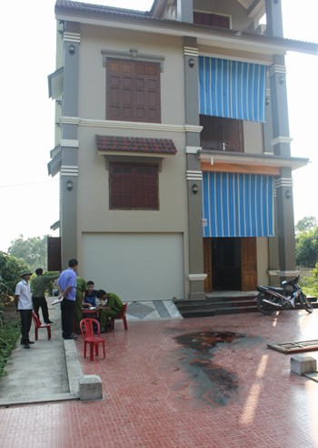 Ng&ocirc;i nh&agrave; tranh chấp của anh em chị Thủy