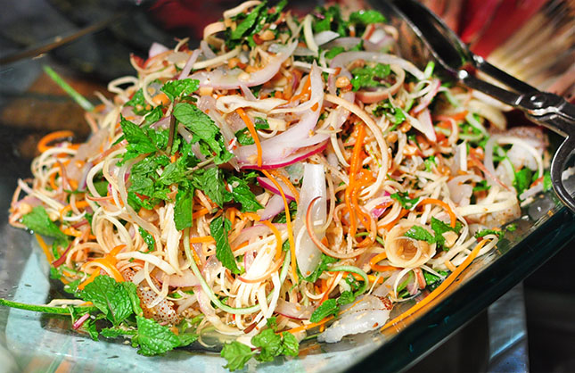 Mang bệnh ung thư v&agrave;o người nếu ăn lại c&aacute;c m&oacute;n sau
