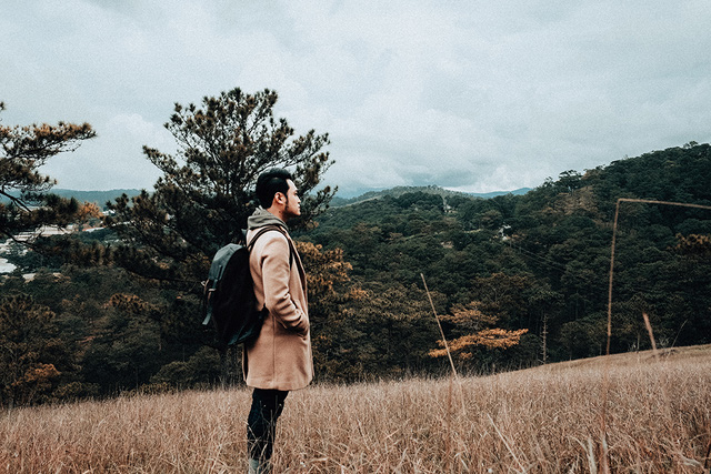 &lsquo;Ho&agrave;ng tử sơn ca&rsquo; Quang Vinh t&aacute;i xuất với MV mới