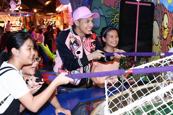 Noo Phước Thịnh c&ugrave;ng học tr&ograve; The Voice Kids đi du lịch tại Th&aacute;i Lan