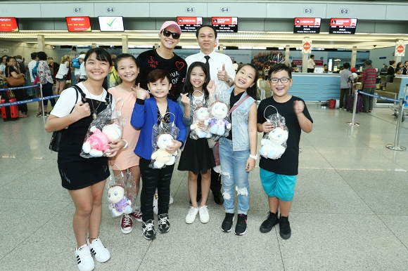 Noo Phước Thịnh c&ugrave;ng học tr&ograve; The Voice Kids đi du lịch tại Th&aacute;i Lan
