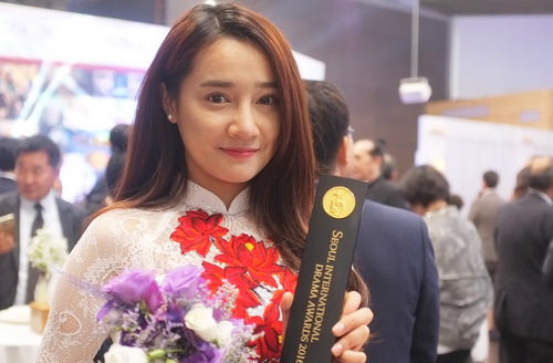 Nh&atilde; Phương &ndash; &lsquo;khởi nghiệp&rsquo; từ nghề b&aacute;n b&aacute;nh tr&aacute;ng trộn