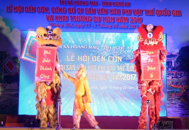 Từ thời Trần, đền đã được gia phong “Quốc gia – Nam Hải Đại Càn Thánh Nương”. Ghi chép trong quốc sử, các thần tích và lưu truyền trong dân gian, ngôi đền được gắn với công âm phù hai bậc minh quân của hai triều đại Trần, Lê là vua Trần Anh Tông năm 1312 và vua Lê Anh Tông năm 1470 đánh thắng quân xâm lược, giữ yên bờ cõi. Đền Cờn còn nổi tiếng bởi vị trí địa lý, cảnh quan, các giá trị khoa học, văn hóa, sự hài hòa về nghệ thuật kiến trúc…