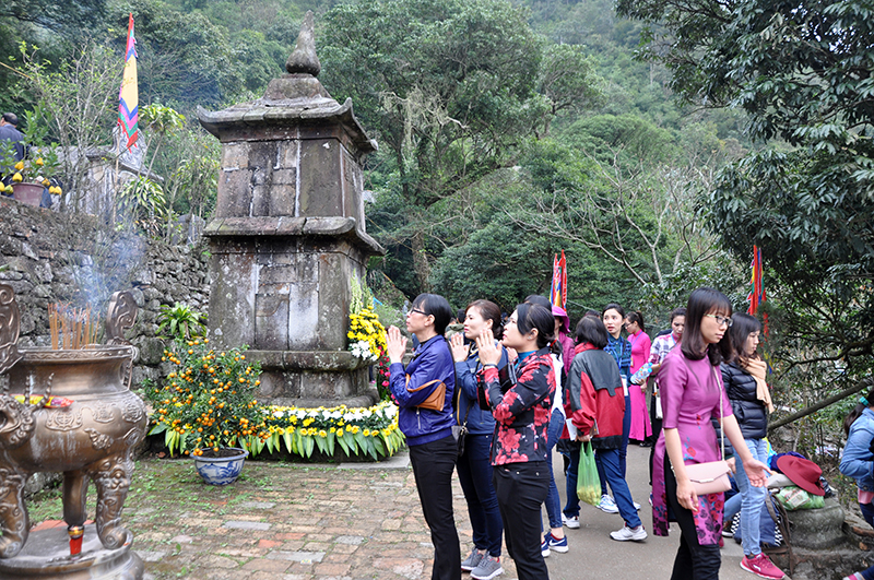 Du lịch Quảng Ninh h&uacute;t kh&aacute;ch những ng&agrave;y đầu xu&acirc;n