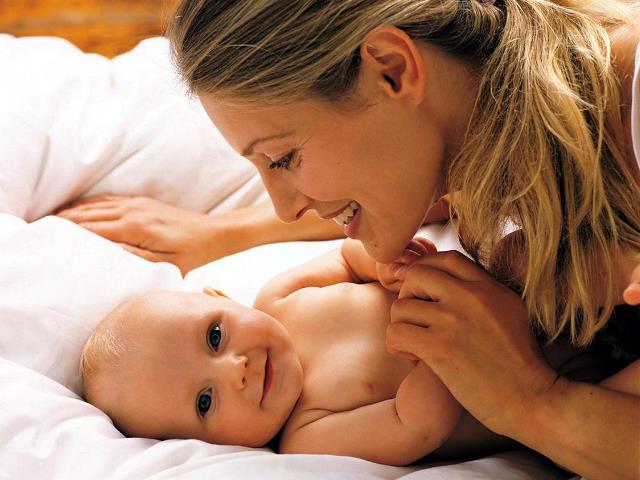 Phụ nữ c&oacute; n&eacute;t tướng n&agrave;y vừa kh&eacute;o chiều chồng lại kh&eacute;o nu&ocirc;i con