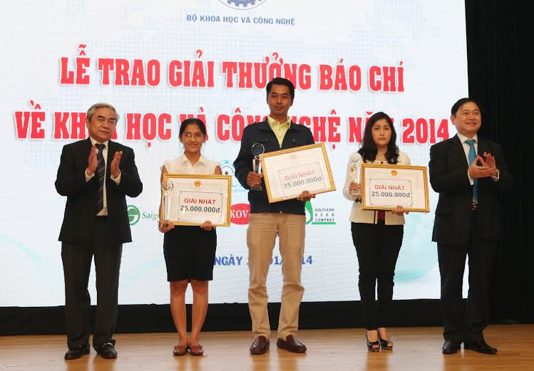 Trao giải thưởng B&aacute;o ch&iacute; về Khoa học v&agrave; C&ocirc;ng nghệ