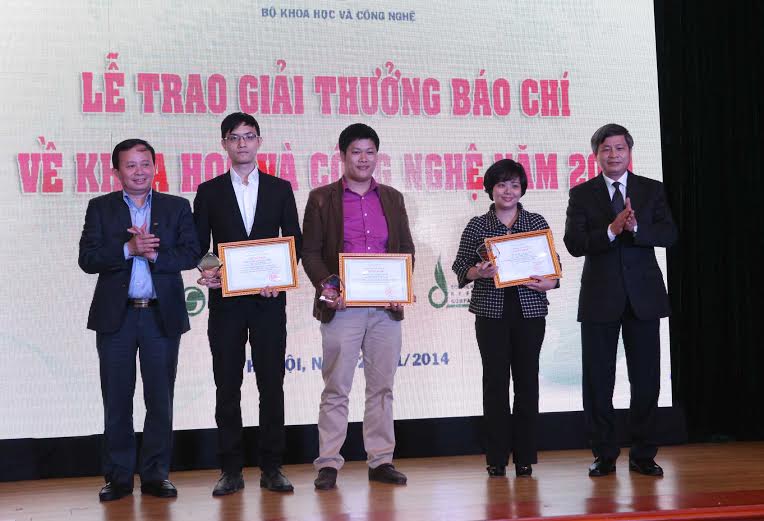Trao giải thưởng B&aacute;o ch&iacute; về Khoa học v&agrave; C&ocirc;ng nghệ