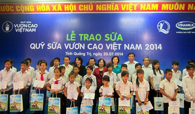 Vinamilk trao sữa tại Quảng Trị