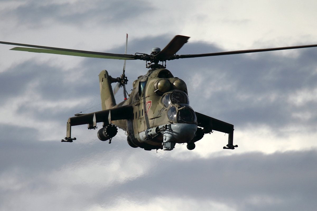 Trực thăng tấn công Mi-24P hiện đang tham gia không kích IS ở Syria Trực thăng tấn công Mi-24P hiện đang tham gia không kích IS ở Syria