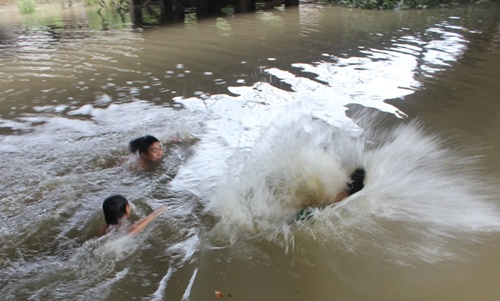 Tính từ tháng 5/2015 đến nay, đã có gần 20 trẻ bị chết đuối ở Nghệ An Tính từ tháng 5/2015 đến nay, đã có gần 20 trẻ bị chết đuối ở Nghệ An
