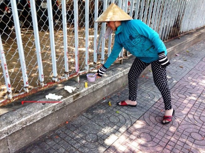 H&agrave;ng r&agrave;o nơi b&eacute; sơ sinh bị bỏ lại