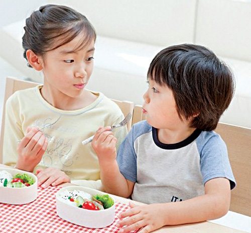Cung cấp đầy đủ dưỡng chất, tăng cường rau xanh, hoa quả cho trẻ sơ sinh, trẻ nhỏ