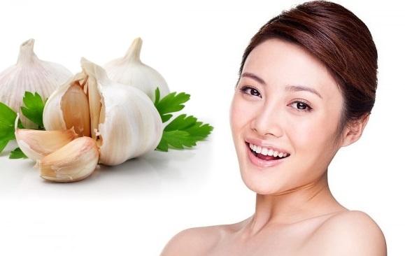 Mặt nạ tỏi, mật ong trị mụn bọc v&ocirc; c&ugrave;ng hiệu quả, l&agrave;nh t&iacute;nh