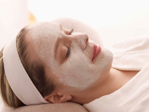 Mặt nạ c&aacute;m gạo gi&uacute;p c&aacute;c n&agrave;ng trị mụn đầu đen hiệu quả v&agrave; an to&agrave;n
