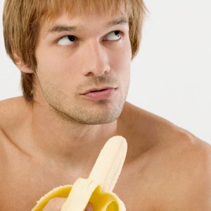 Ăn chuối thường xuy&ecirc;n gi&uacute;p bổ sung magie, tăng cường sinh lực v&agrave; trị xuất tinh sớm cho nam giới