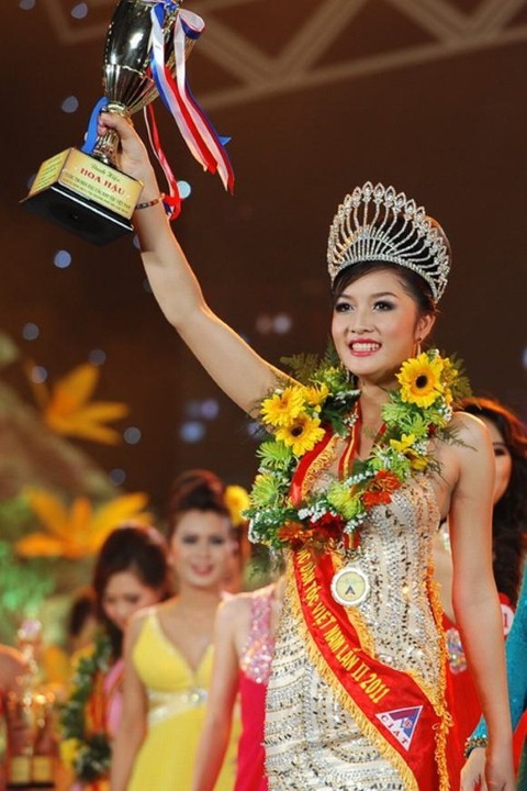 Triệu Thị H&agrave; l&uacute;c đăng quang Hoa hậu c&aacute;c 13win OKVIP tựa game giải trí đỉnh cao Việt Nam 2011