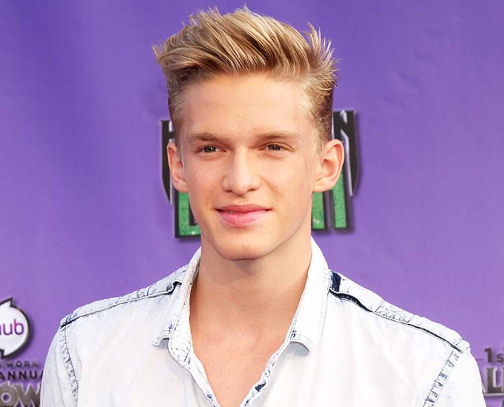 Cody Simpson l&agrave; một trong những gười gi&agrave;u nhất thế giới năm 2014