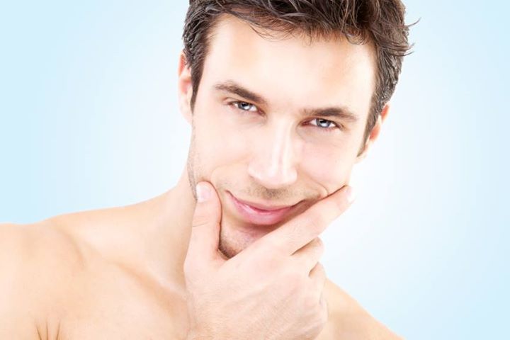 L&agrave;m đẹp bằng c&aacute;ch bổ sung c&aacute;c loại vitamin A v&agrave; C gi&uacute;p nam giới ngừa mụn hiệu quả