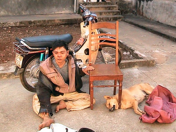Trộm ch&oacute; bị đ&aacute;nh
