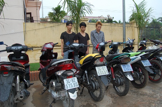 trộm cắp xe m&aacute;y