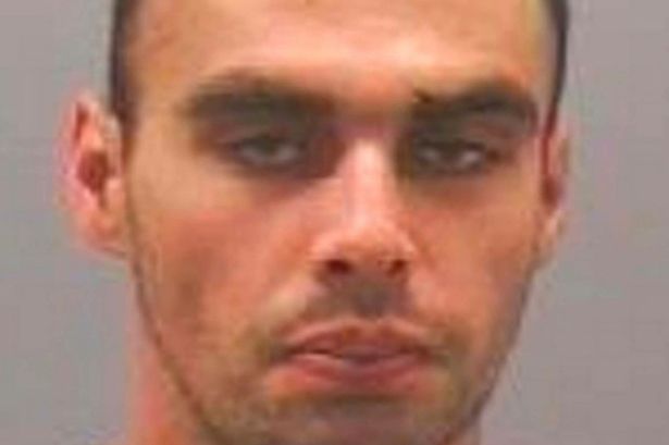 Khi cảnh s&aacute;t đến, Carr vẫn đang ngủ say sau khi trộm cắp đồ tại nh&agrave; nạn nh&acirc;n 