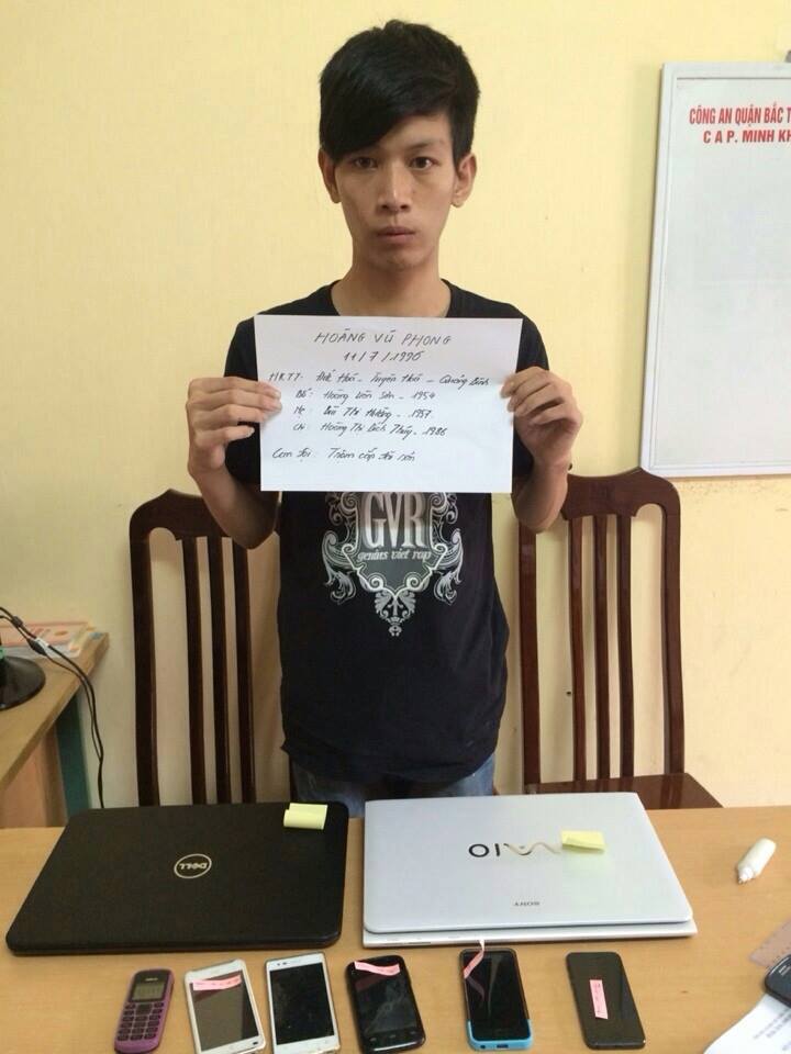 Trộm giấu v&agrave;o đũng quần