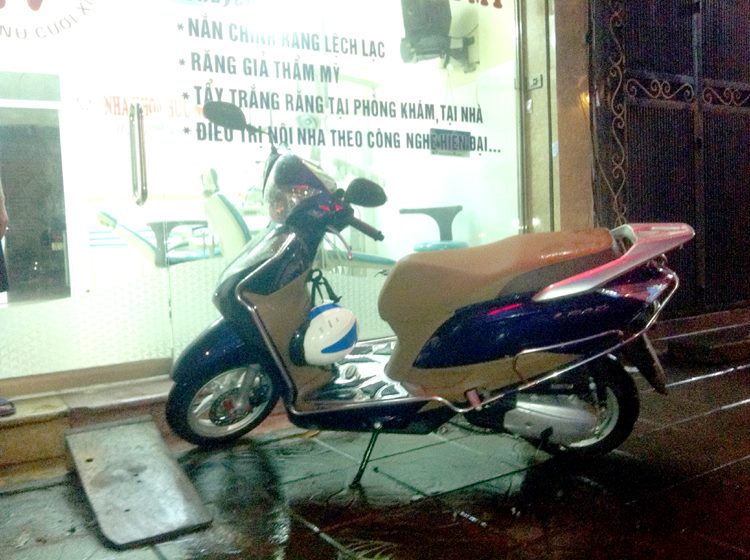 Trộm xe m&aacute;y