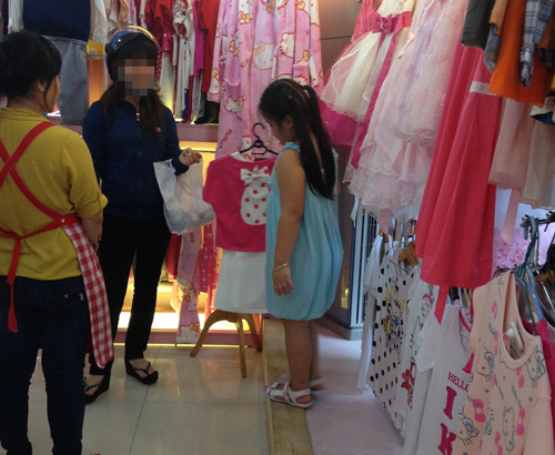 Trung Quốc lo ngại việc nhập khẩu c&aacute;c mặt h&agrave;ng k&eacute;m chất lượng g&acirc;y hại cho trẻ
