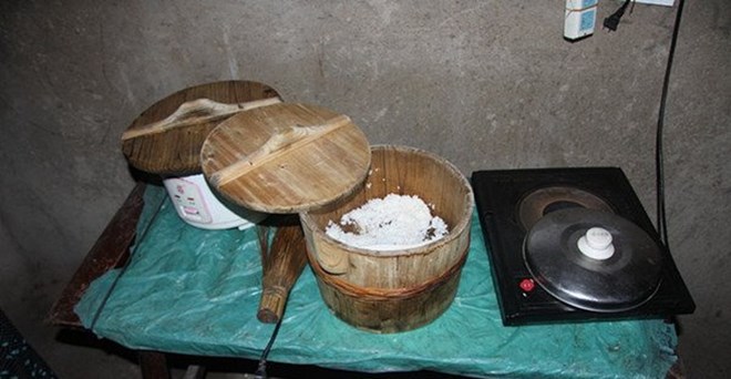 Nghi &aacute;n con d&acirc;u đầu độc mẹ chồng v&agrave; gia đ&igrave;nh chồng bằng bột b&aacute;nh trộn thuốc trừ s&acirc;u khiến dư luận Trung Quốc x&ocirc;n xao