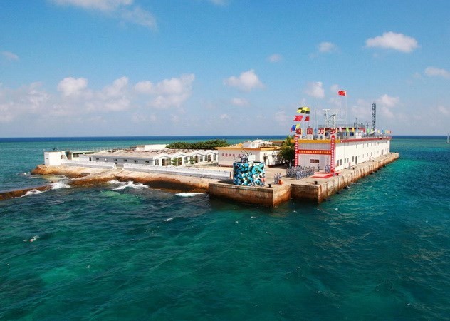 Trung Quốc x&acirc;y dựng đảo đ&aacute; ngo&agrave;i Trường Sa