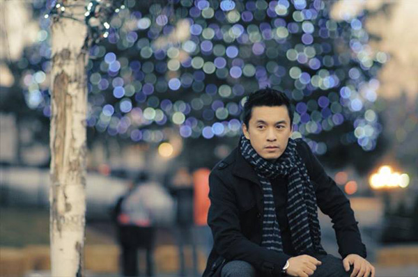 Lam Trường chia sẻ, đây là loạt ảnh mà anh và Yến Phương chụp trong chuyến đi Leavenworth, cách Seattle hơn hai tiếng lái xe. Nam ca sĩ cho biết thời tiết ở nơi đây rất lạnh, còn phong cảnh thì tuyệt đẹp.