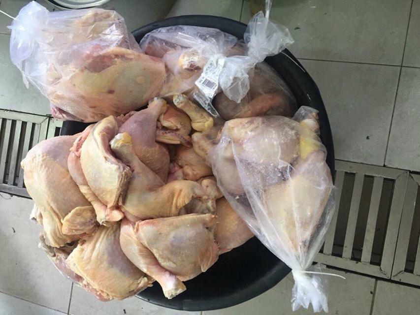 D&ugrave; thu tiền ăn 60.000 đồng/ch&aacute;u/ng&agrave;y, trường mầm non Blue Sky thường cho trẻ ăn đồ đ&ocirc;ng lạnh, đồ nấu từ h&ocirc;m trước