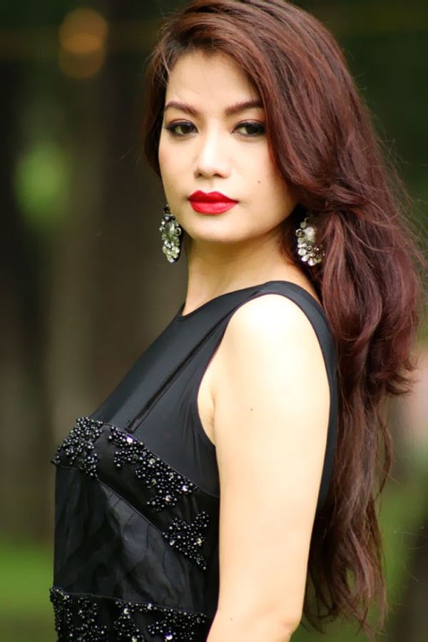 Ngỡ ng&agrave;ng trước h&agrave;nh tr&igrave;nh &lsquo;lột x&aacute;c&rsquo; của Trương Ngọc &Aacute;nh sau 22 năm