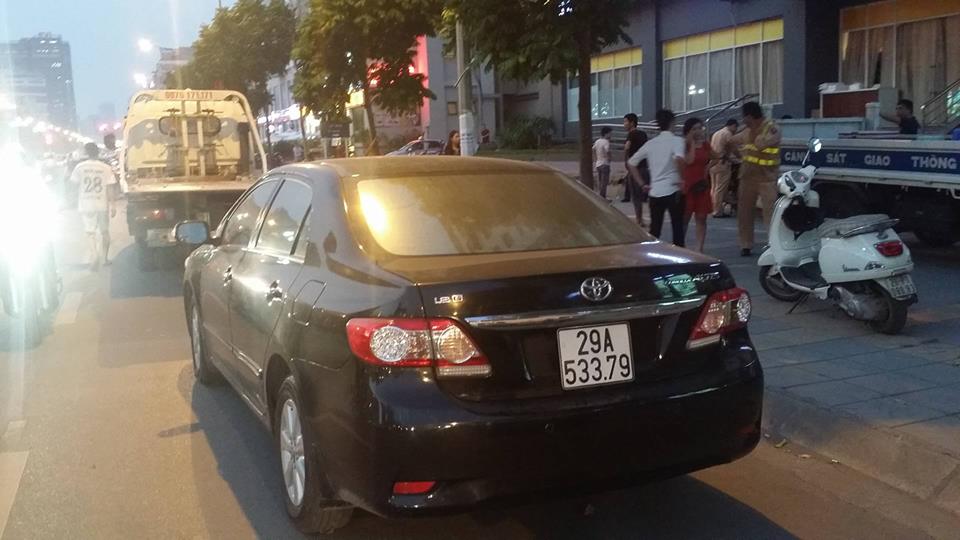 Xe &ocirc; t&ocirc; g&acirc;y tai nạn bỏ chạy
