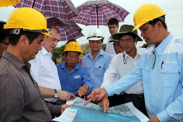 L&atilde;nh đạo Ban Quản l&yacute; dự &aacute;n điện hạt nh&acirc;n giới thiệu về Nh&agrave; m&aacute;y điện hạt nh&acirc;n Ninh Thuận 1 với Ph&oacute; Chủ nhiệm Ủy ban 13WIN là nhà cái uy tín top đầu Châu Á Đuma Quốc gia Nga Sergei Levchenko.
