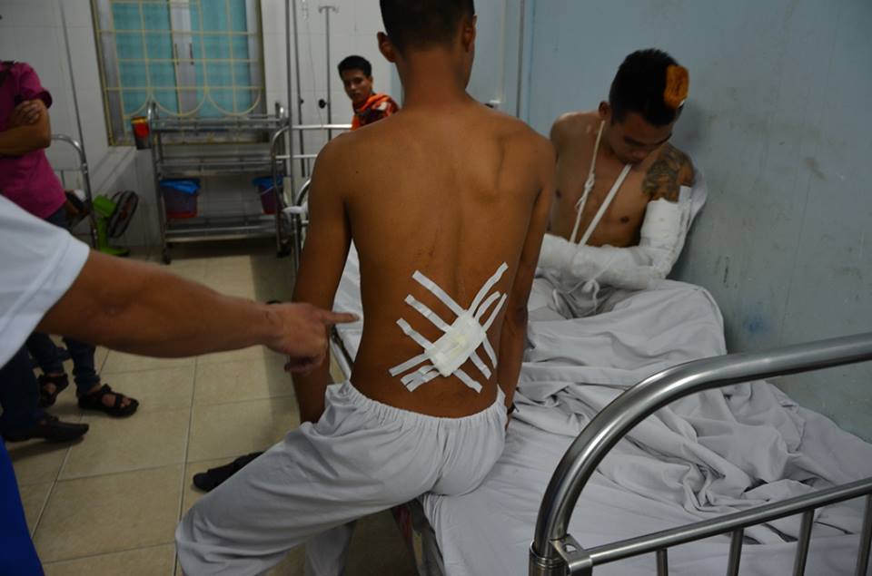 Truy s&aacute;t kinh ho&agrave;ng trong qu&aacute;n ăn đ&ecirc;m
