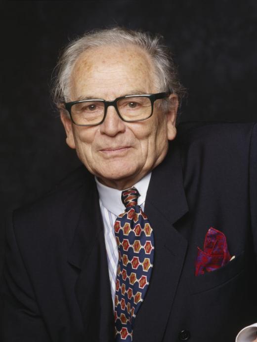 Pierre Cardin ti&ecirc;n phong cho những n&eacute;t đẹp &ldquo;cổ điển của cổ điển&rdquo; 
