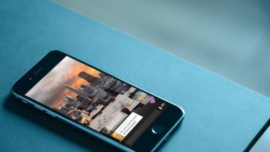 Ứng dụng m&agrave; c&ocirc; g&aacute;i d&ugrave;ng để ph&aacute;t trực tiếp cảnh tự s&aacute;t l&agrave; Periscope