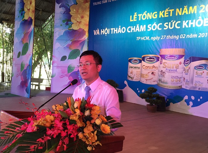 &Ocirc;ng Mai Thanh Việt &ndash; Gi&aacute;m Đốc Marketing ng&agrave;nh h&agrave;ng sữa bột, Vinamilk giới thiệu đến người cao tuổi c&aacute;c sản phẩm dinh dưỡng đặc biệt của Vinamilk d&agrave;nh cho người cao tuổi