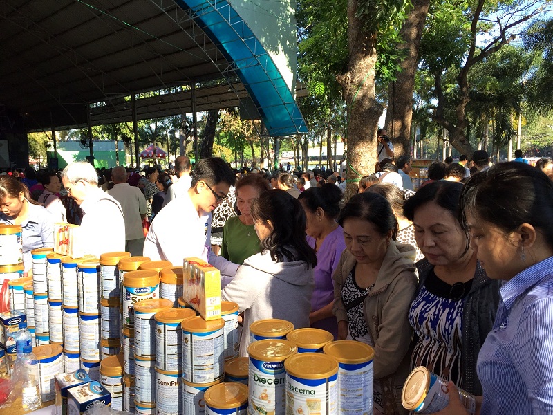 Người cao tuổi rất quan t&acirc;m đến c&aacute;c sản phẩm dinh dưỡng của Vinamilk