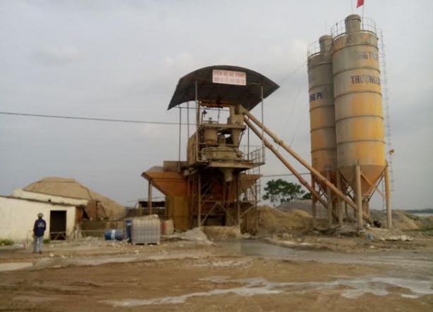 Trạm trộn b&ecirc; t&ocirc;ng của Cty Thượng Long vi phạm Luật đ&ecirc; điều