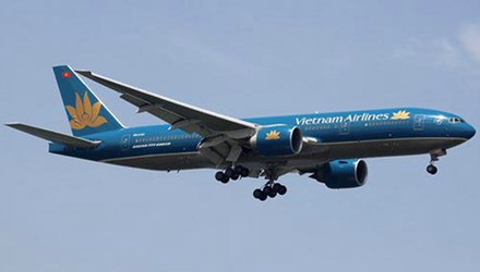 Sự cố may bay hoạt động qu&aacute; gần khiến hai nh&acirc;n vi&ecirc;n kh&ocirc;ng lưu bị phạt 7,5 triệu