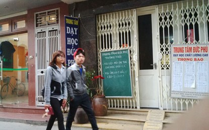 C&aacute;c l&ograve; luyện thi tr&ecirc;n phố L&ecirc; Thanh Nghị cả ng&agrave;y cửa đ&oacute;ng, then c&agrave;i sau quy chế tuyển sinh Đại học 2015 kiểu mới